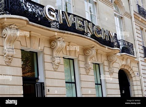 givenchy 3 avenue george v 75008 paris